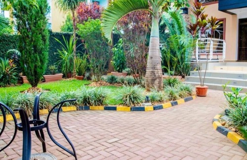 Kigali House | 🏠 SPACIOUS 8 bedroom VILLA for rent in KIGALI-Kicukiro, Kagarama