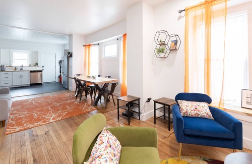 Hough House | Spacious 8 BR Near CWRU, Cleveland Clinic, & UH!