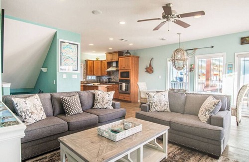 Sand Point House | Spacious 9 Bed w/Pool & Hot Tub Steps To The Beach