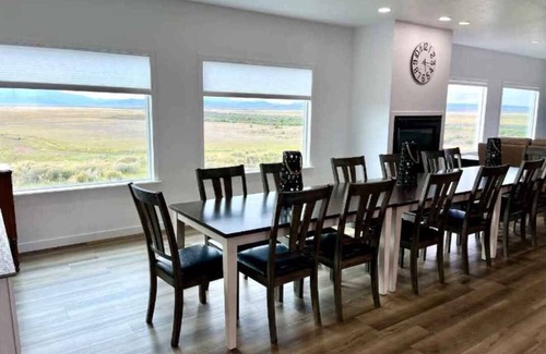 Daniel Cabin | Spacious 9-bedroom lodge in charming Big Piney with WiFi