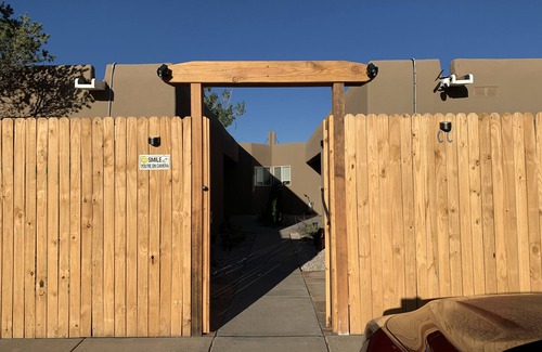 Southside Apartment | Spacious 950 sq ft 2 BR 1.7BA w/yard (Remodeled)