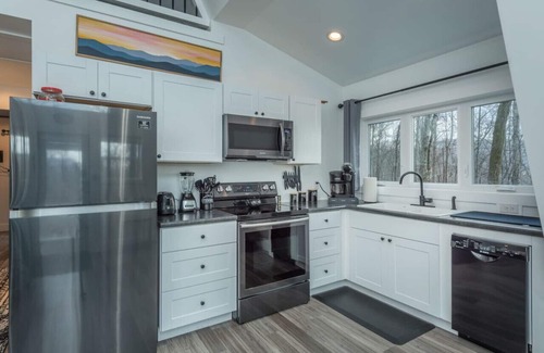 Swannanoa Villa | Spacious A-Frame! 15 min. From Downtown Asheville!