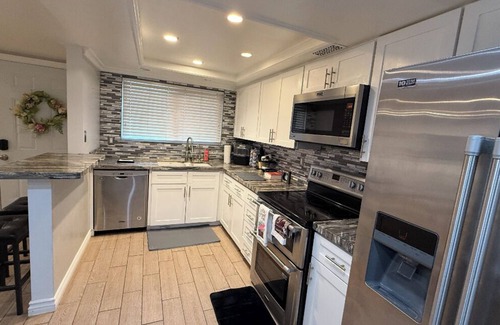 Las Vegas Condo | Spacious & Accessible 2-bedroom Condo with Pool & Private Garage, BEST LOCATION!