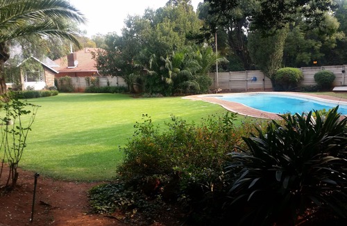 Greater Johannesburg Metropolitan Area House | Spacious accommodation with beautiful garden