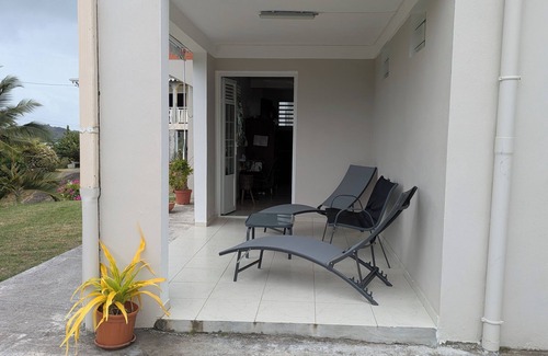 Le Francois Apartment | Spacious accommodation on the garden level of a charming country villa.
