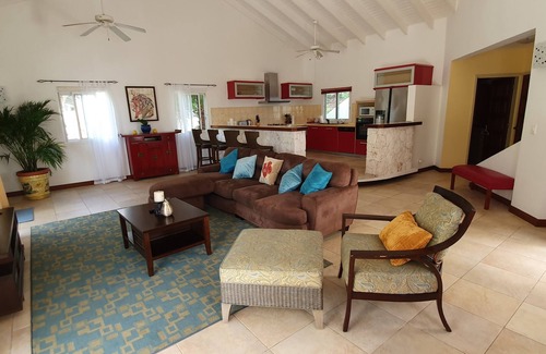Almond Grove House | Spacious accommodation