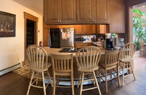 Manitou Springs House | Spacious ADA accessible Victorian in the Heart of Manitou Springs