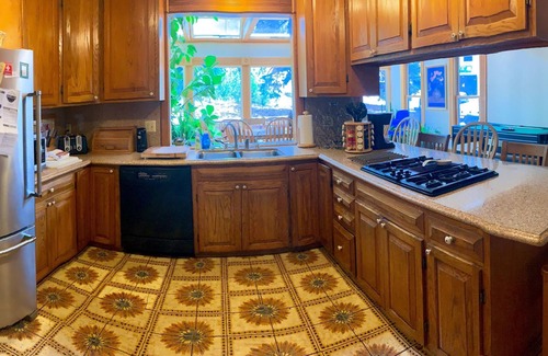 Manitou Springs House | Spacious ADA accessible Victorian in the Heart of Manitou Springs