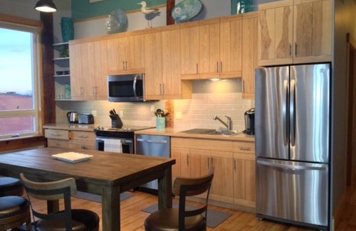 Belfast Apartment | Spacious, airy Loft overlooking the harbor in historic Belfast