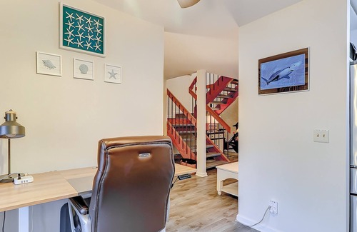 Hilton Head Island Condo | Spacious all-suite villa with lagoon views, screened porch, and shared pool