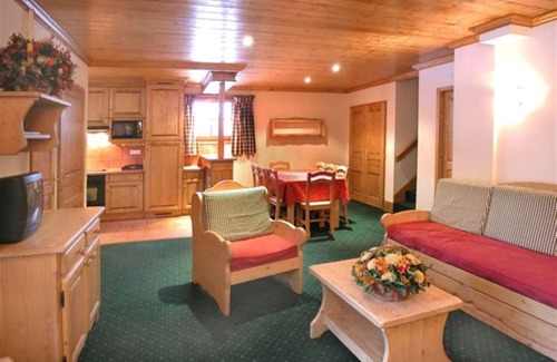 Les Deux Alpes Apartment | Spacious Alpine Apartment