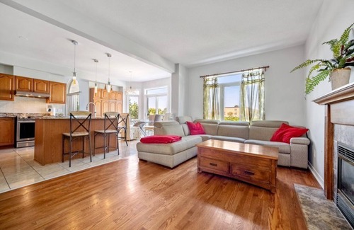 Ledbury - Heron Gate - Ridgemont - Elmwood Bed & Breakfast | Spacious and Beautiful 3 bedroom in the heart of Ottawa