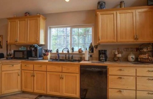 Gilchrist House | Spacious and beautiful 3-bedroom house in Crescent's gorgeous Two Rivers North