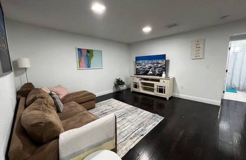 Hialeah Apartment | Spacious and beautiful backyard