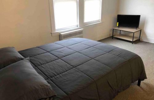 Paterson Apartment | Spacious and bright 2 bedroom apartment with 1 bathroom and private street entrance