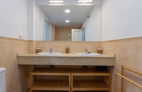 Manilva Cottage | Spacious and bright apartment with parking and terrace next to the beach