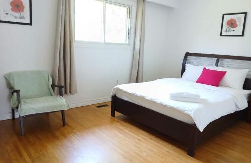 Bayview Woods - Steeles House | spacious and bright house