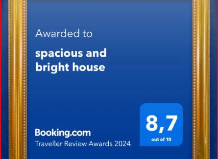 Bayview Woods - Steeles House | spacious and bright house