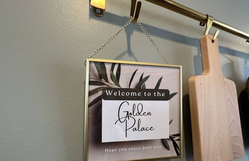 Welland Apartment | Spacious and Chic 3BR in Welland