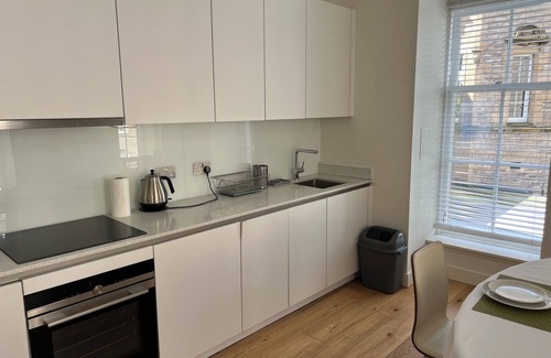 Laurieston Apartment | Spacious, and Comfortable Apartment in Great Location