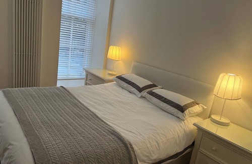 Laurieston Apartment | Spacious, and Comfortable Apartment in Great Location