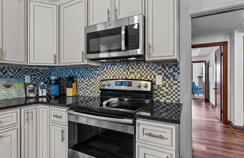 The Southampton House | ☆Spacious and Comfy☆Central Location☆Near Downtown