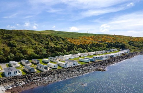 Lendalfoot House | Spacious and contemporary holiday home providing superb space and comfort.