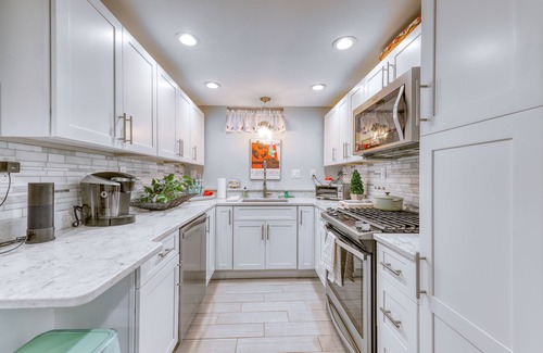 East Bayside Condo | Spacious and Contemporary Condo in the Heart of Portland - Close to Beach