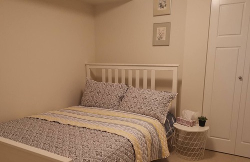 Burke Mountain House | Spacious and cozy 2 BR suite with private entrance in Burke Mountain