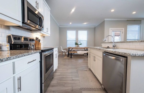 West Dallas House | Spacious and cozy 4-bedroom house with WiFi and AC in phenomenal Dallas