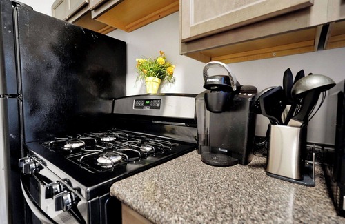 Rochester House | Spacious and cozy home 1 min walk to Kodak Ctr 2bd