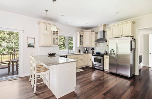 Springs House | Spacious and cozy home in heart of Springs, EH