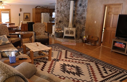 Gibbonsville House | Spacious and cozy cabin near Lost Trail and Salmon
