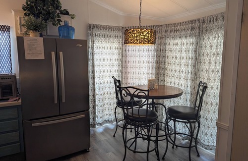 Nokomis House | Spacious and cute 1-bedroom home with plenty of activities in Nokomis/Venice