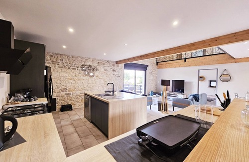 Magnac-sur-Touvre House | Spacious and modern Magnac Loft