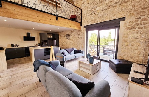 Magnac-sur-Touvre House | Spacious and modern Magnac Loft