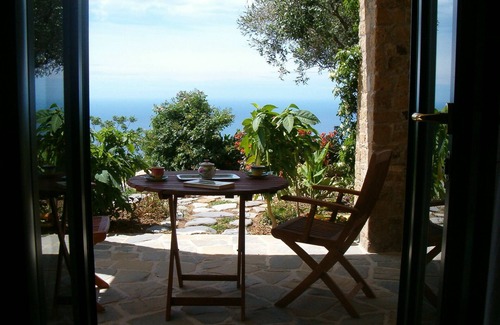 Pisciotta Apartment | Spacious and light-filled room with independent access