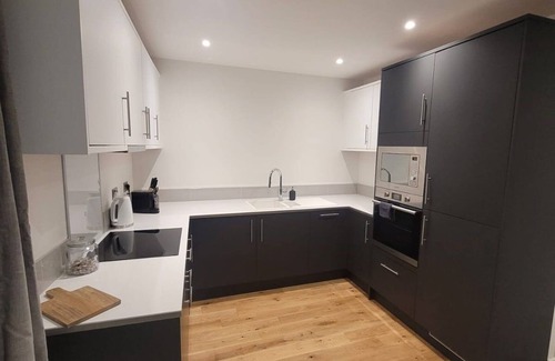 Wainscot Apartment | Spacious And Luxurious 1 Bed Flat Rochester Strood (Central Location)