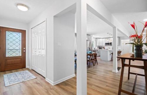 Strongsville House | Spacious and Luxury Designed Ranch with Game Room