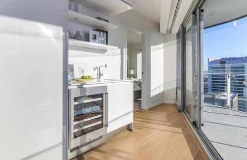 Central Lonsdale Apartment | "Spacious and Modern Apartment Available for Rent: Your Ideal Home Awaits!"