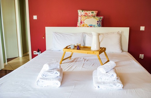 Agia Paraskevi Apartment | Spacious and Modern Apt in the Suburbs of Athens