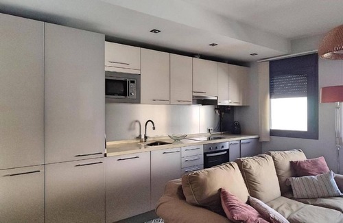 Valdeolleros Apartment | Spacious and modern apartment Lorenzo Ferreira