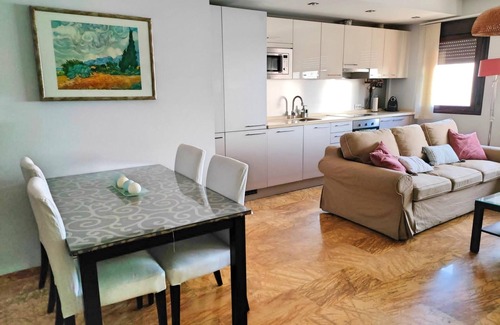 Valdeolleros Apartment | Spacious and modern apartment Lorenzo Ferreira