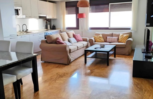 Valdeolleros Apartment | Spacious and modern apartment Lorenzo Ferreira