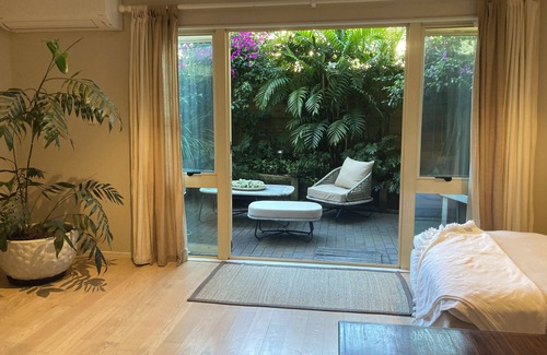 Eden Terrace Apartment | Spacious and Modern city apartment - free parking