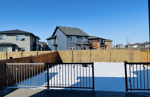 Southeast Edmonton House | Spacious and Modern Full house in SW Edmonton, close 2 Airport nd Calgary trail
