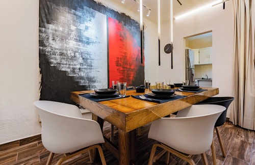 La Condesa House | Spacious and Luxurious House in the Condesa with Roof Top