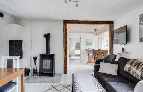 Knared House | Spacious and newly renovated farmhouse with indoor pool
