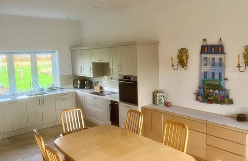 Sawston Apartment | Spacious and Peaceful Annex, perfect for a couple or family with fireplace.
