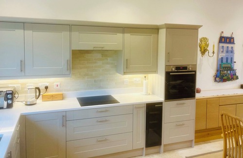 Sawston Apartment | Spacious and Peaceful Annex, perfect for a couple or family with fireplace.